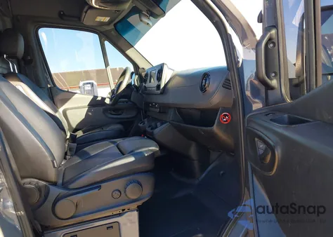 2019 Mercedes-Benz Sprinter 3500 High Roof V6 z USA, uszkodzony, nr VIN WD3PF0CD9KT009657